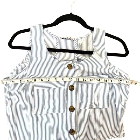 DEX Button Down Cropped Tank with Tie Front - Picture 9 of 10